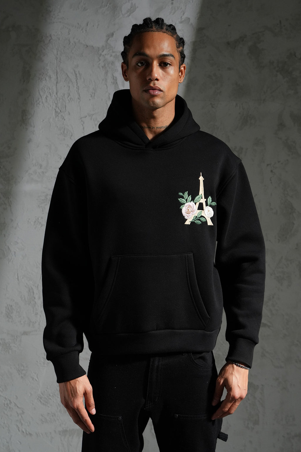 SWEAT A CAPUCHE A MOTIF