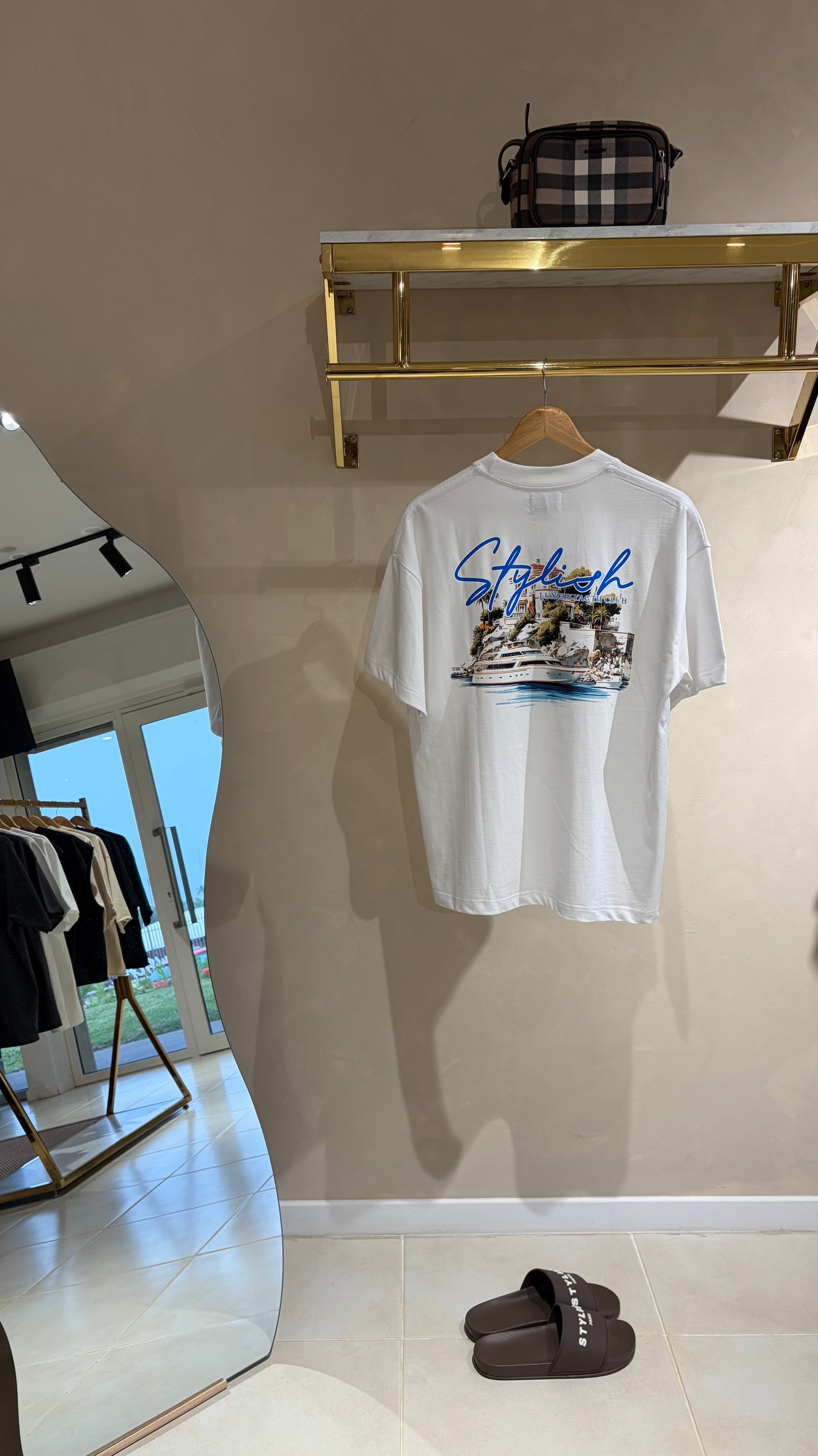 T-SHIRT YACHT CLUB