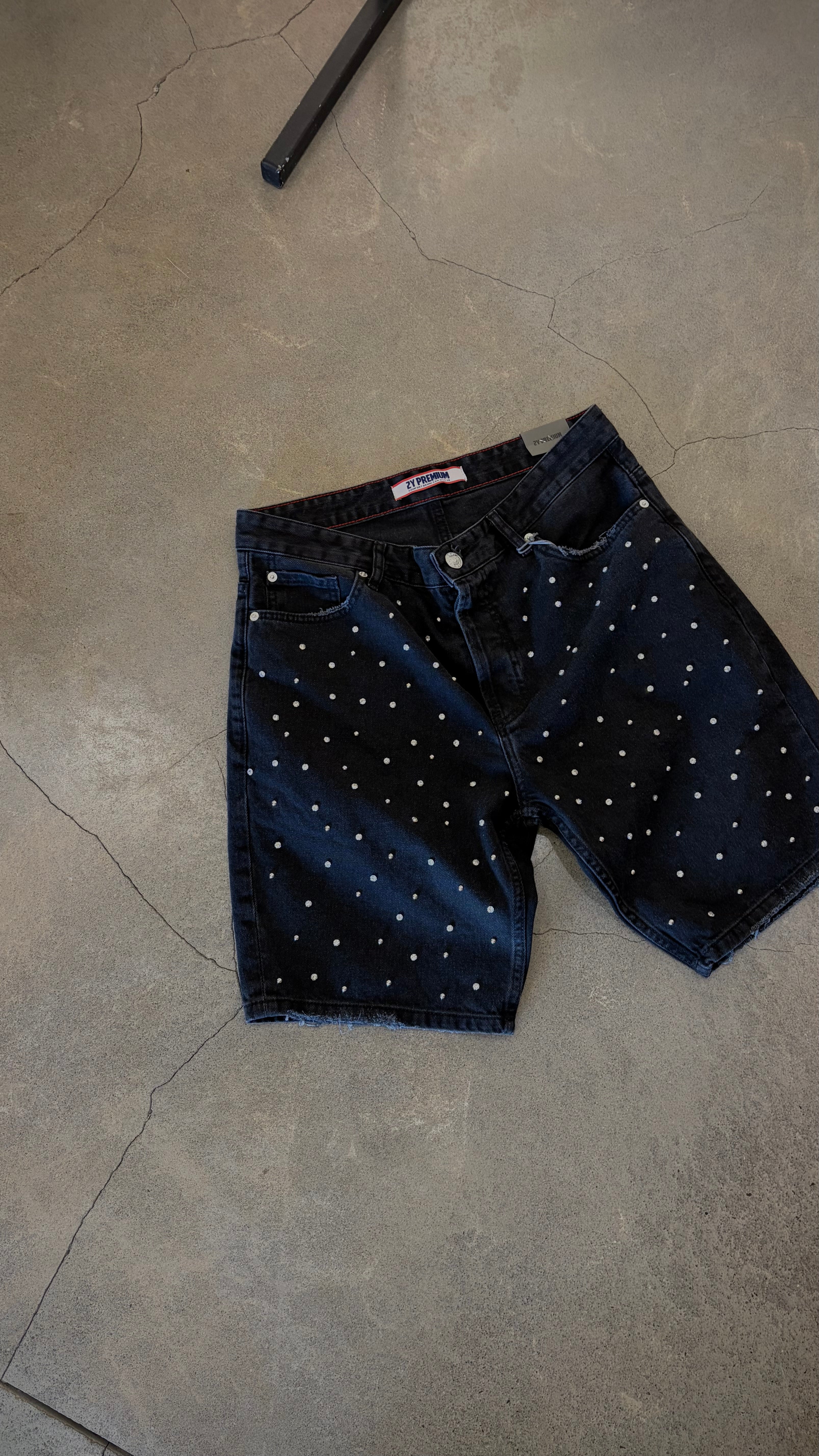 SHORT JEANS ORNEMENT - NOIR