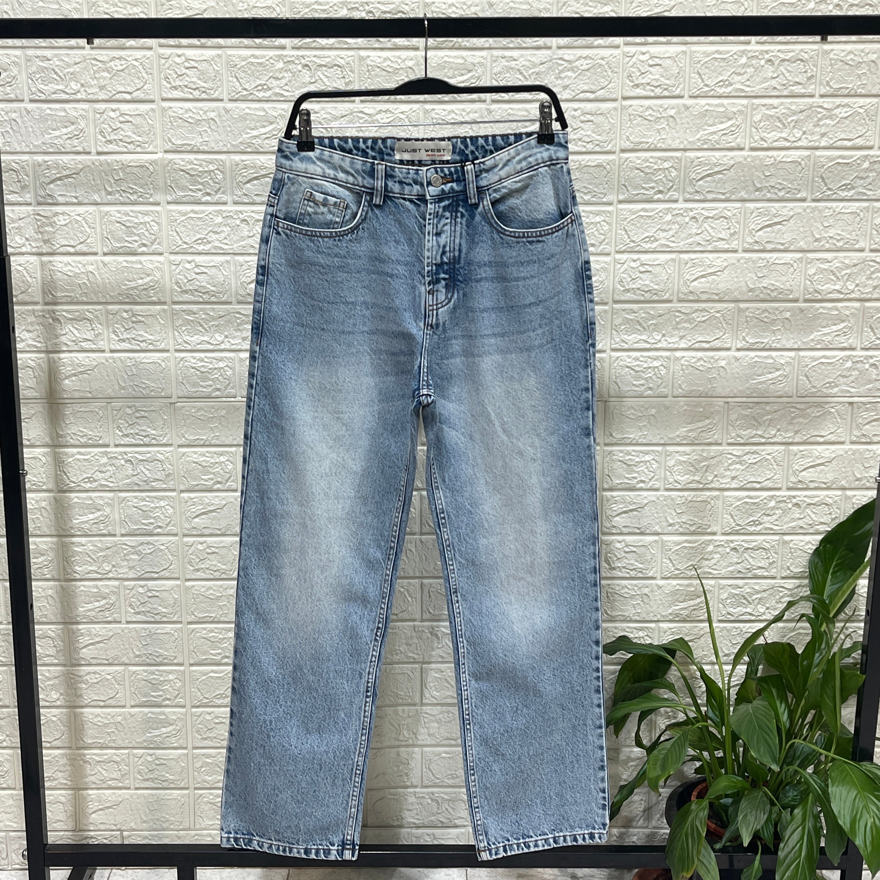 JEAN STRAIGHT - WASHED BLUE