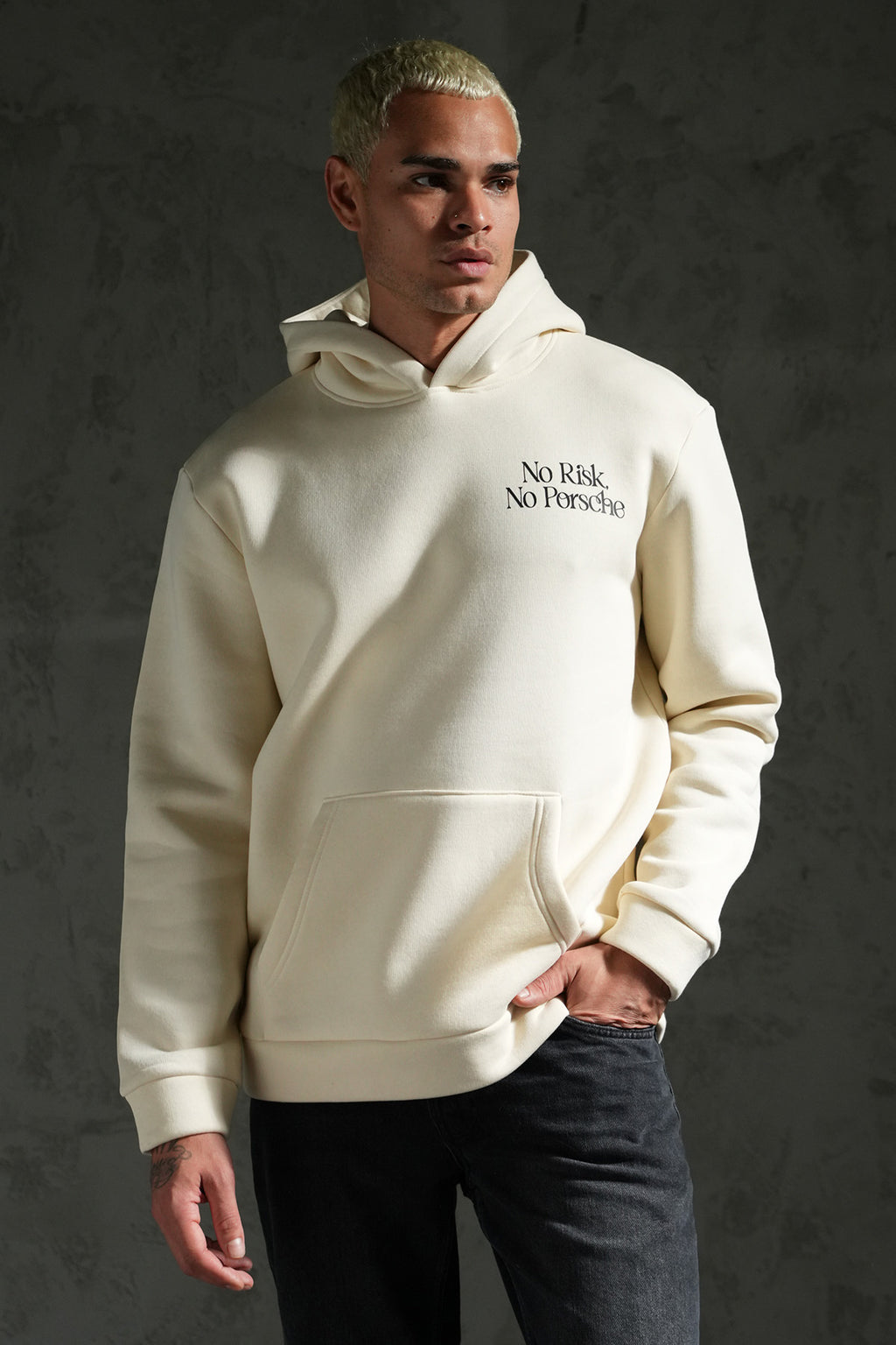 SWEAT A CAPUCHE IMPRIMÉ