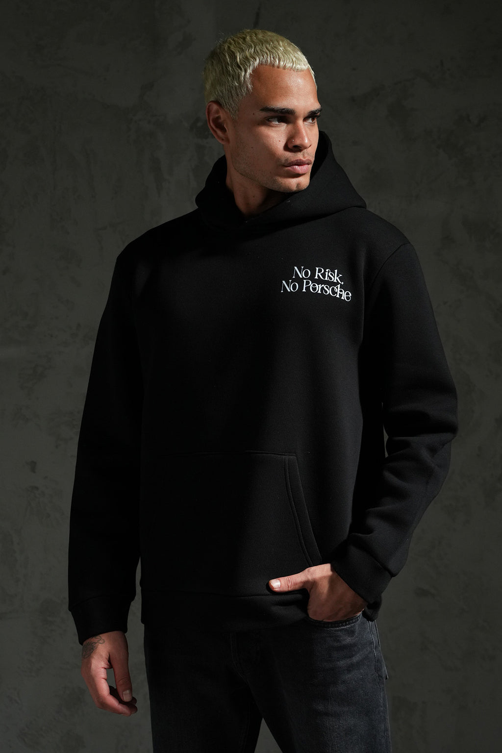 SWEAT A CAPUCHE IMPRIMÉ