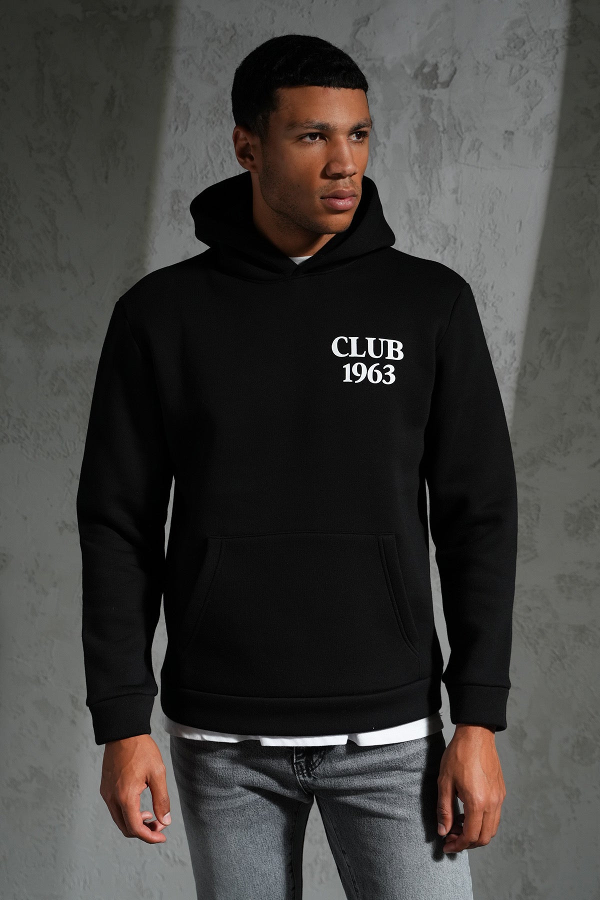 SWEAT A CAPUCHE IMPRIMÉ